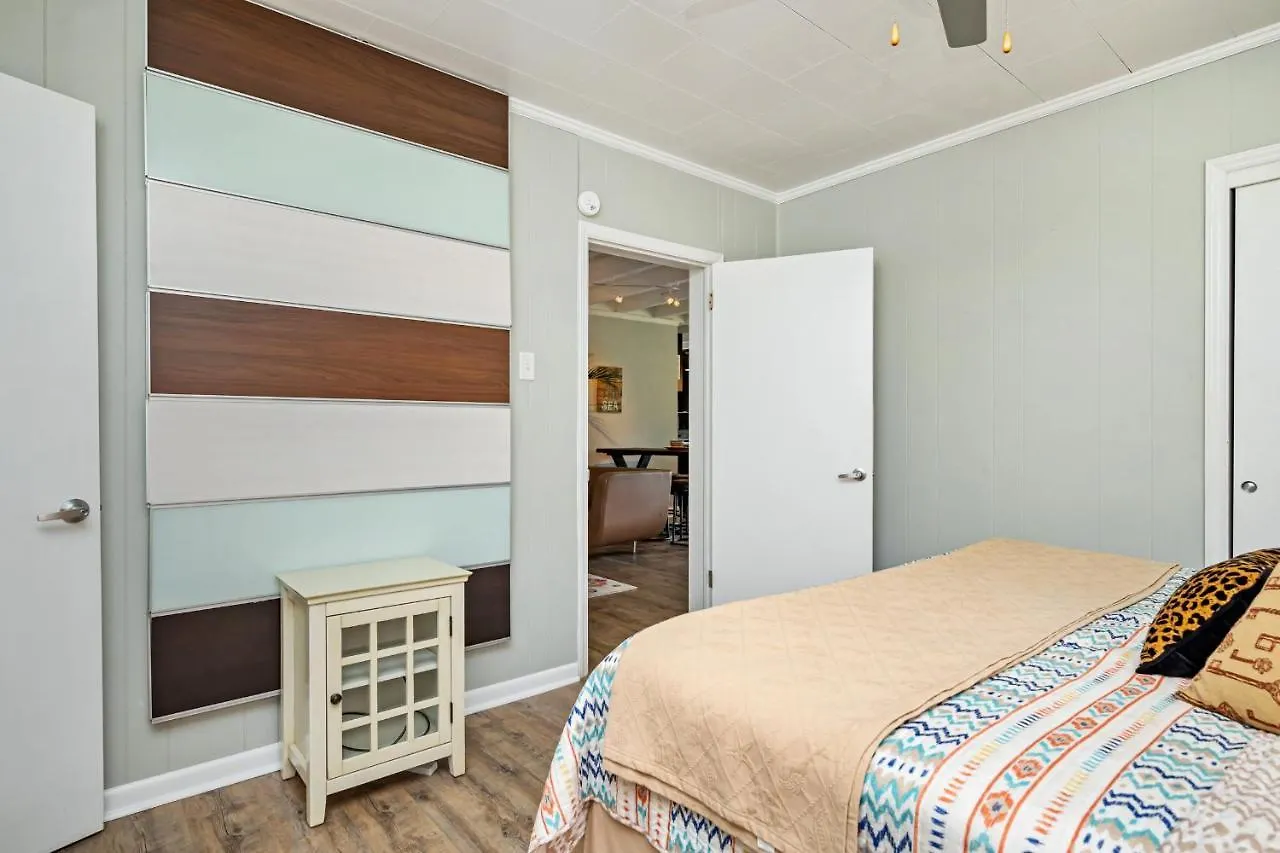 123 By The Sea * Oak Island