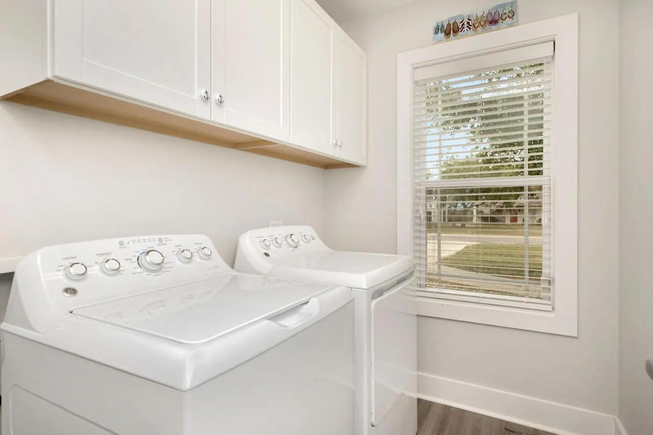 Peach Pit Holiday home Oak Island