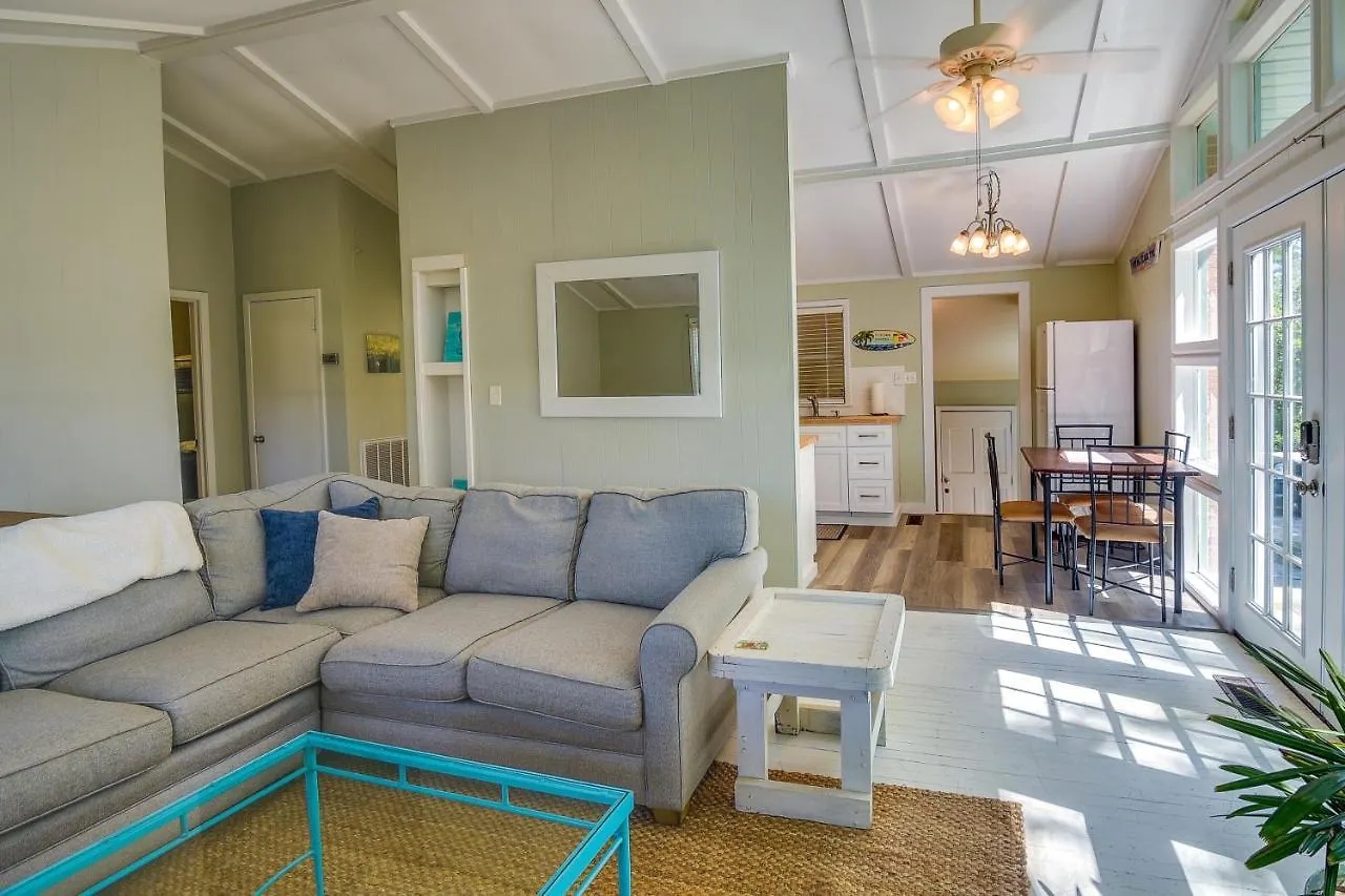 Holiday home Vacation - 2 Blocks To Beach! *
