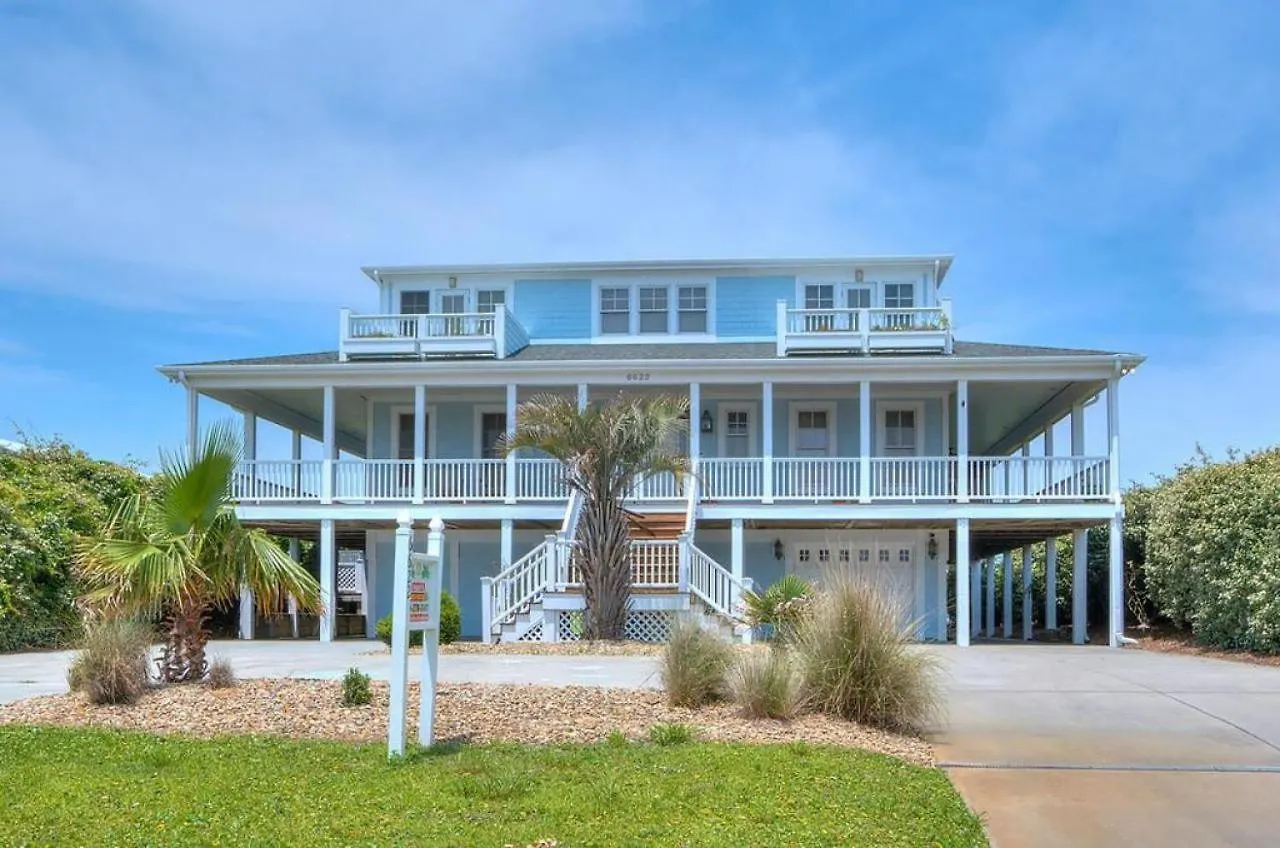 Holiday home Decked Out Oak Island