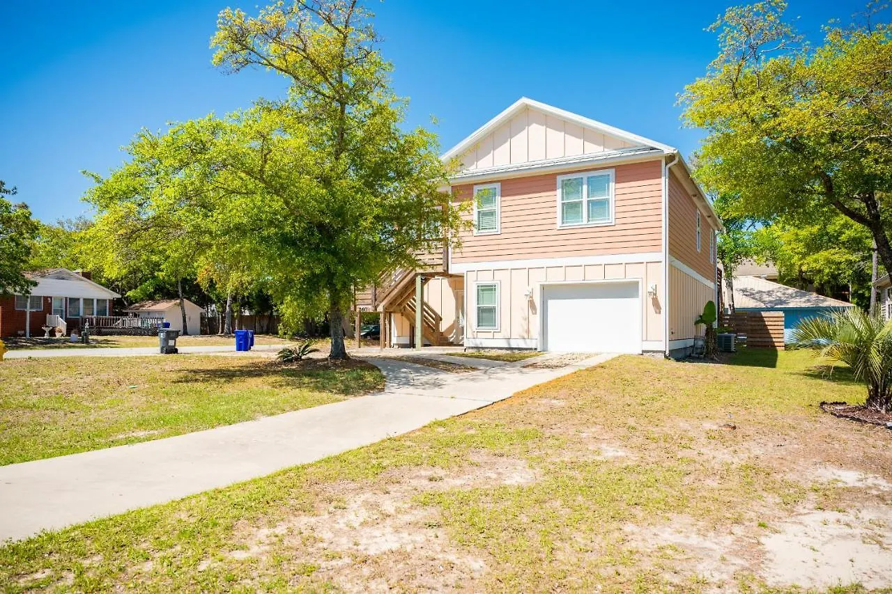 Peach Pit * Oak Island