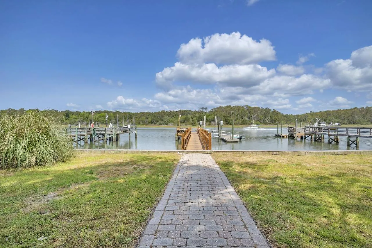 Yacht View Oak Island