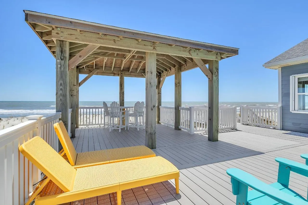 Holiday home A Little Nauti By Oak Island