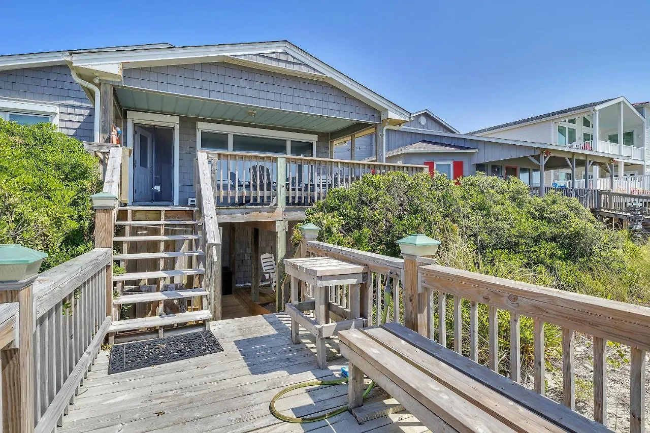 Holiday home God Is Nigh By Oak Island