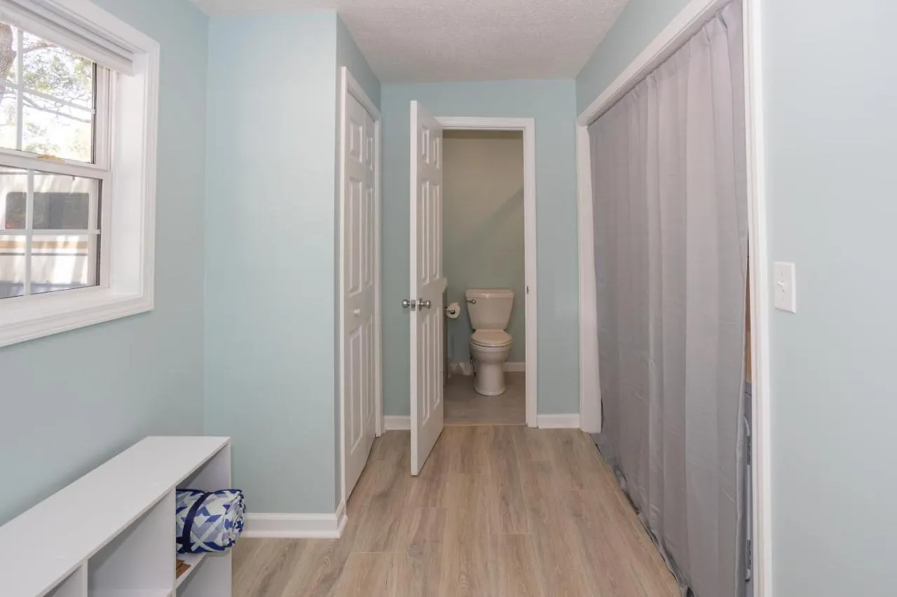 Aqua Oasis * Oak Island