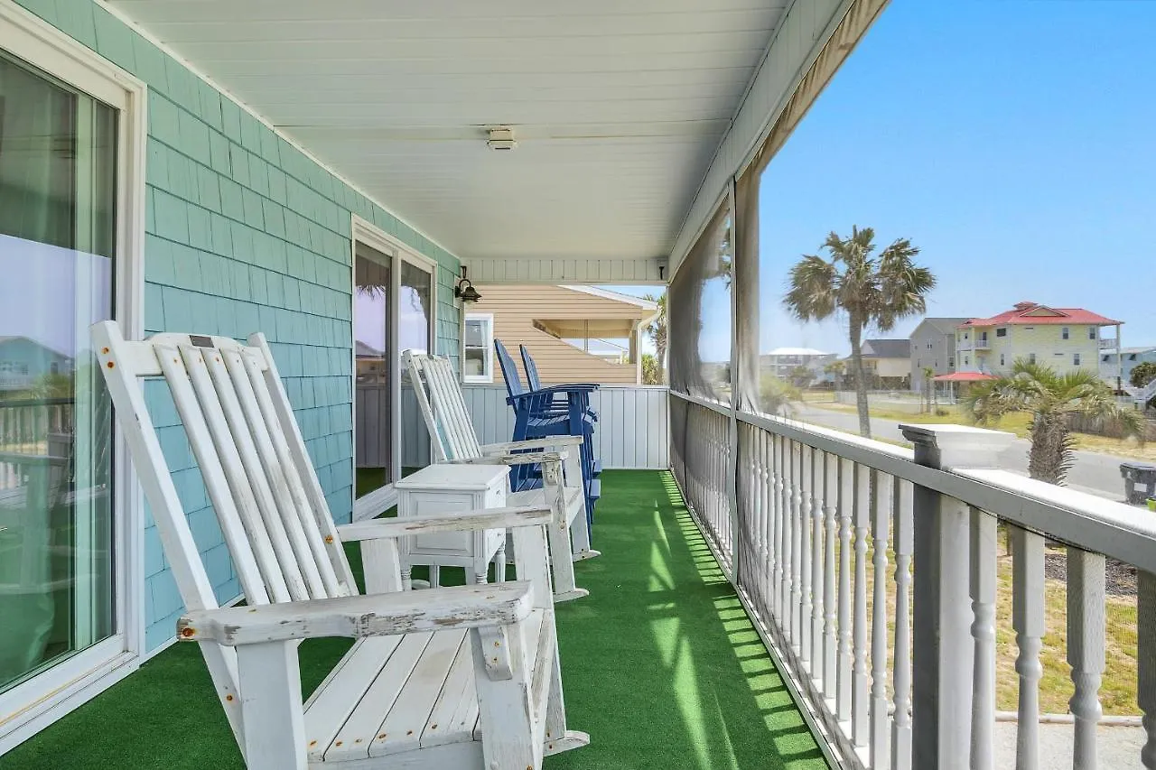 Holiday home Sunkissed 2 By *