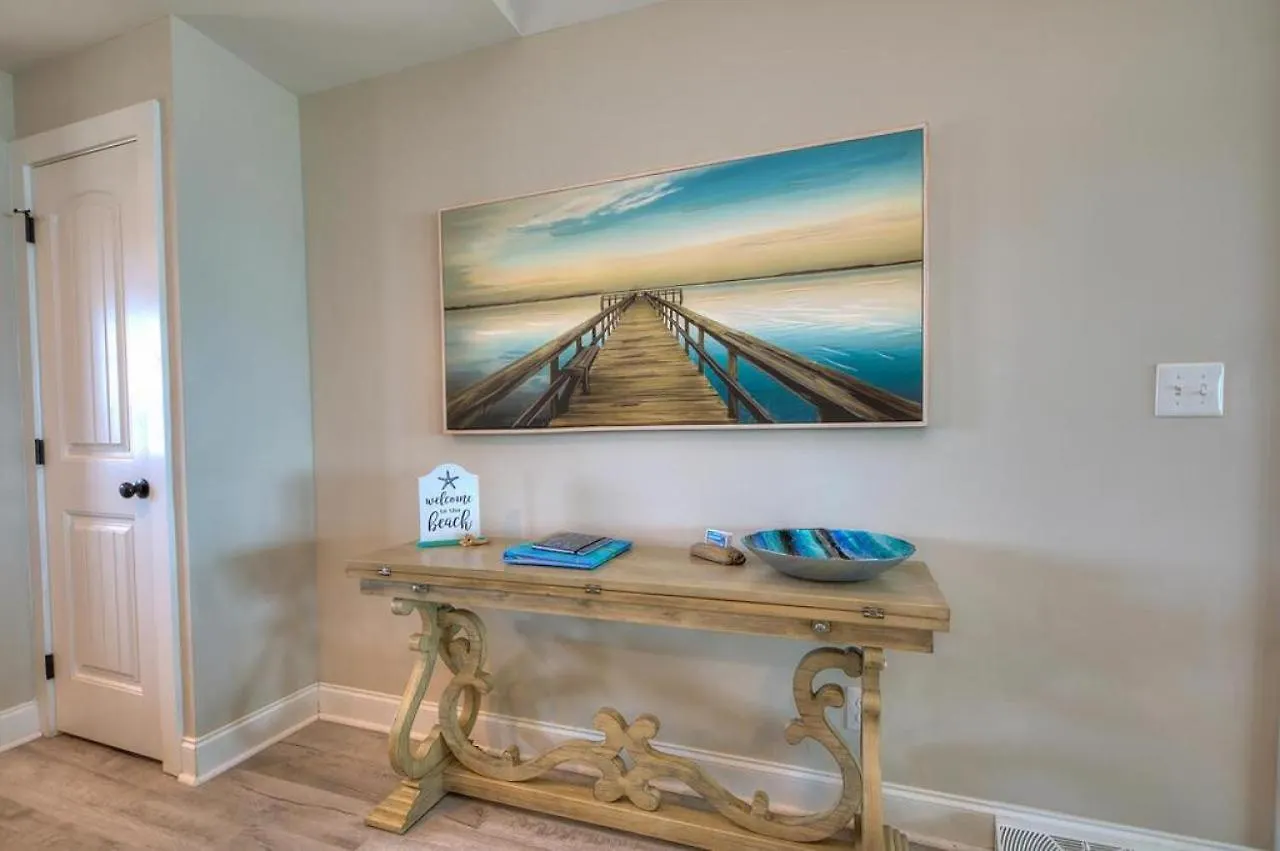 Holiday home Because Beachy Woman Oak Island