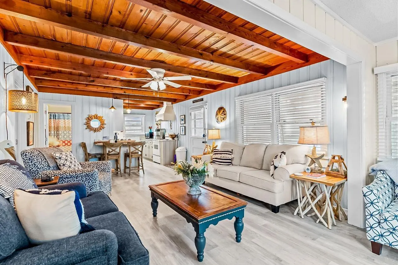 Tipsy Rooster Holiday home Oak Island