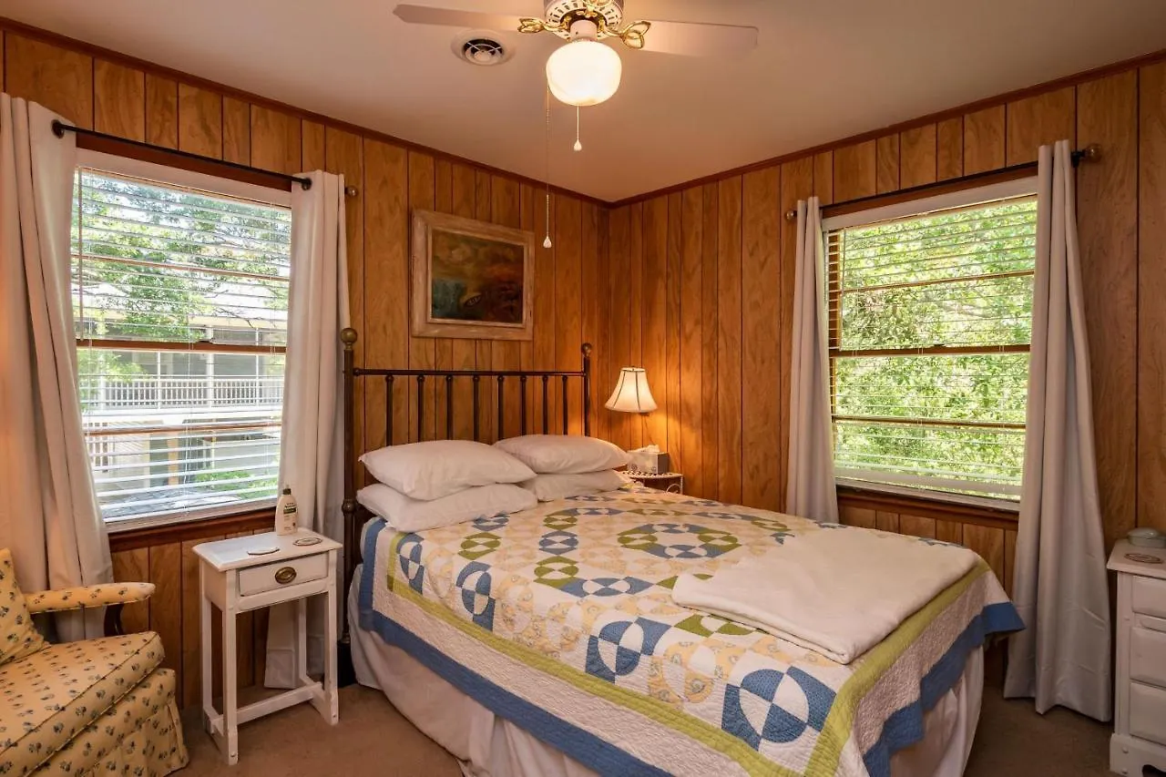 Beaching & Griping By Holiday home Oak Island