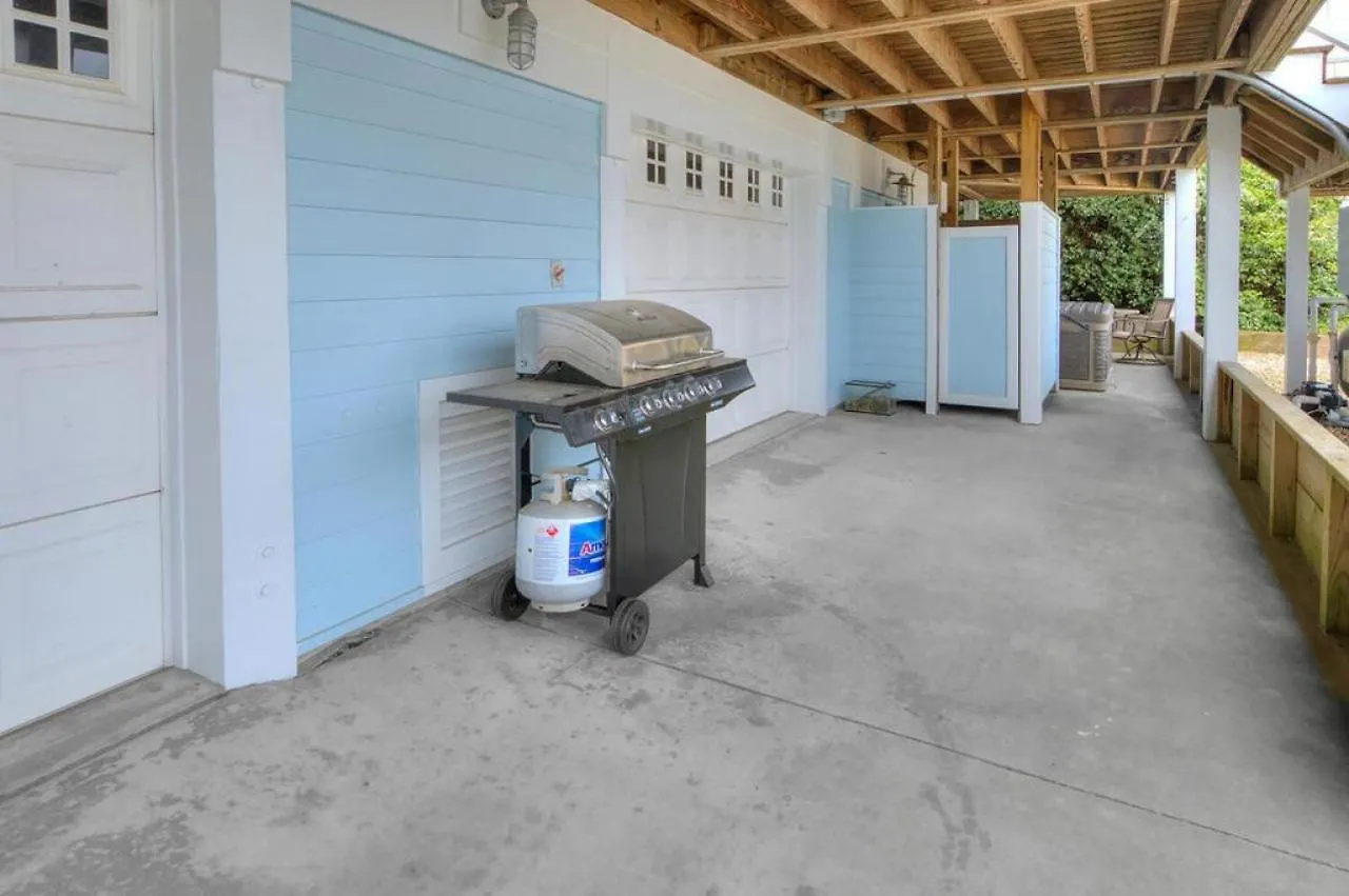 Decked Out Holiday home Oak Island