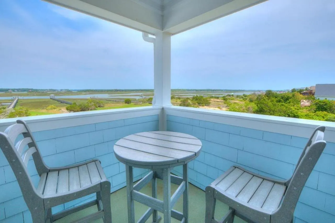 Decked Out * Oak Island