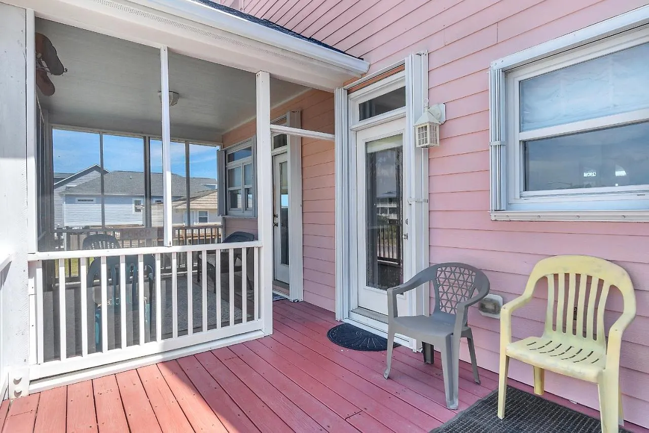 40 East Peach Bound By Holiday home Oak Island