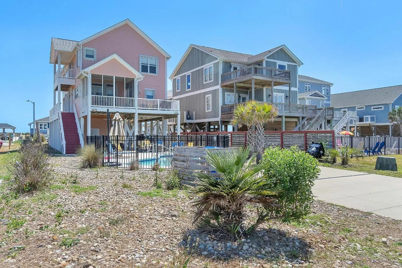 40 East Peach Bound By Holiday home Oak Island