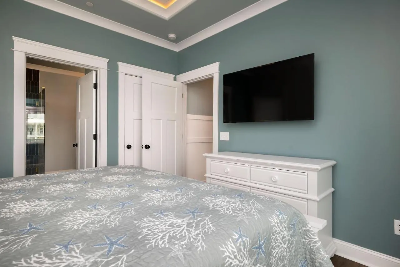 Holiday home The Dollar Oak Island