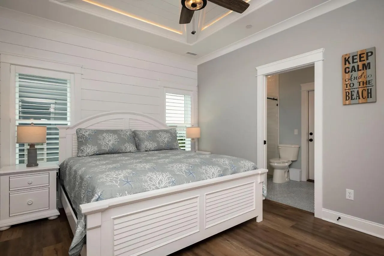 The Dollar Holiday home Oak Island