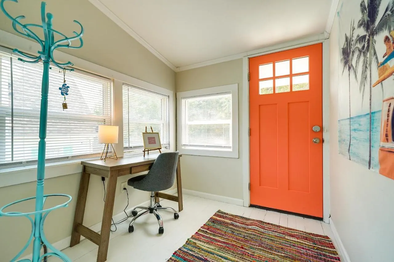 Duplex Unit Less Than 2 Mi To Fishing And Access Oak Island