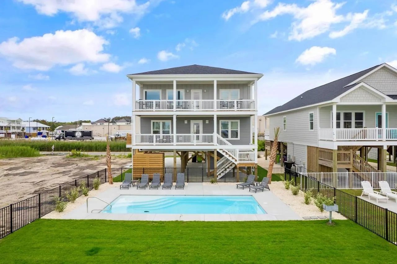 Holiday home A Wave From It Oak Island