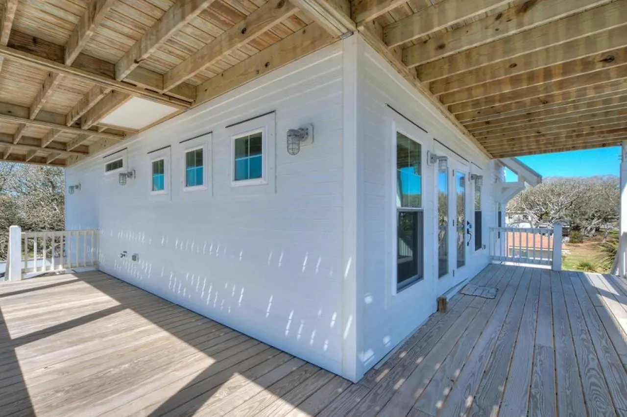 Holiday home Blue Waves Oak Island