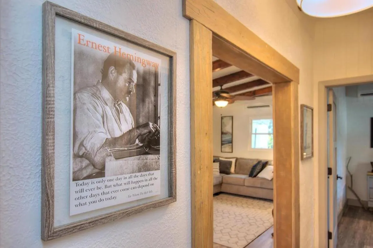Holiday home Hemingway's Roost *