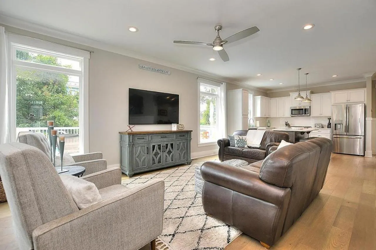 Castin And Relaxin Holiday home Oak Island