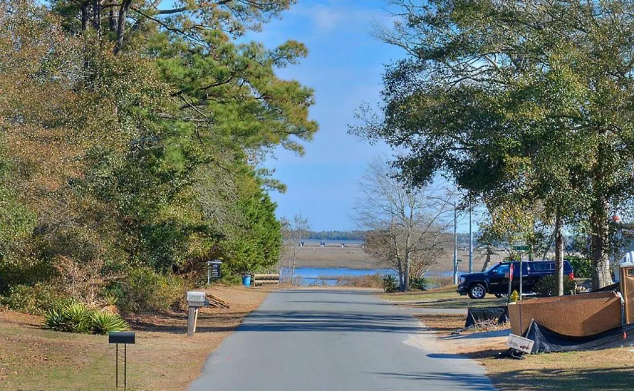 Holiday home Hemingway's Roost Oak Island