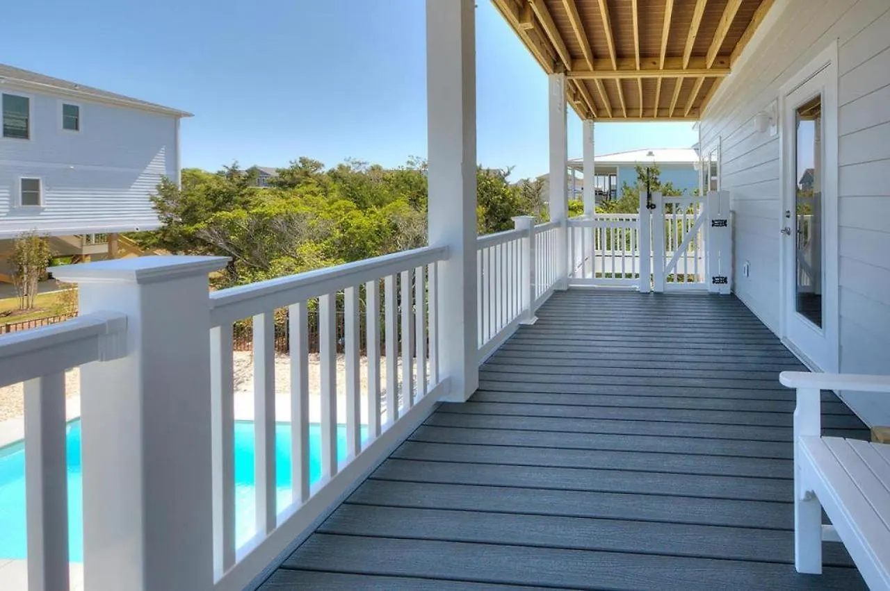 Bears-beets-beach House Oak Island