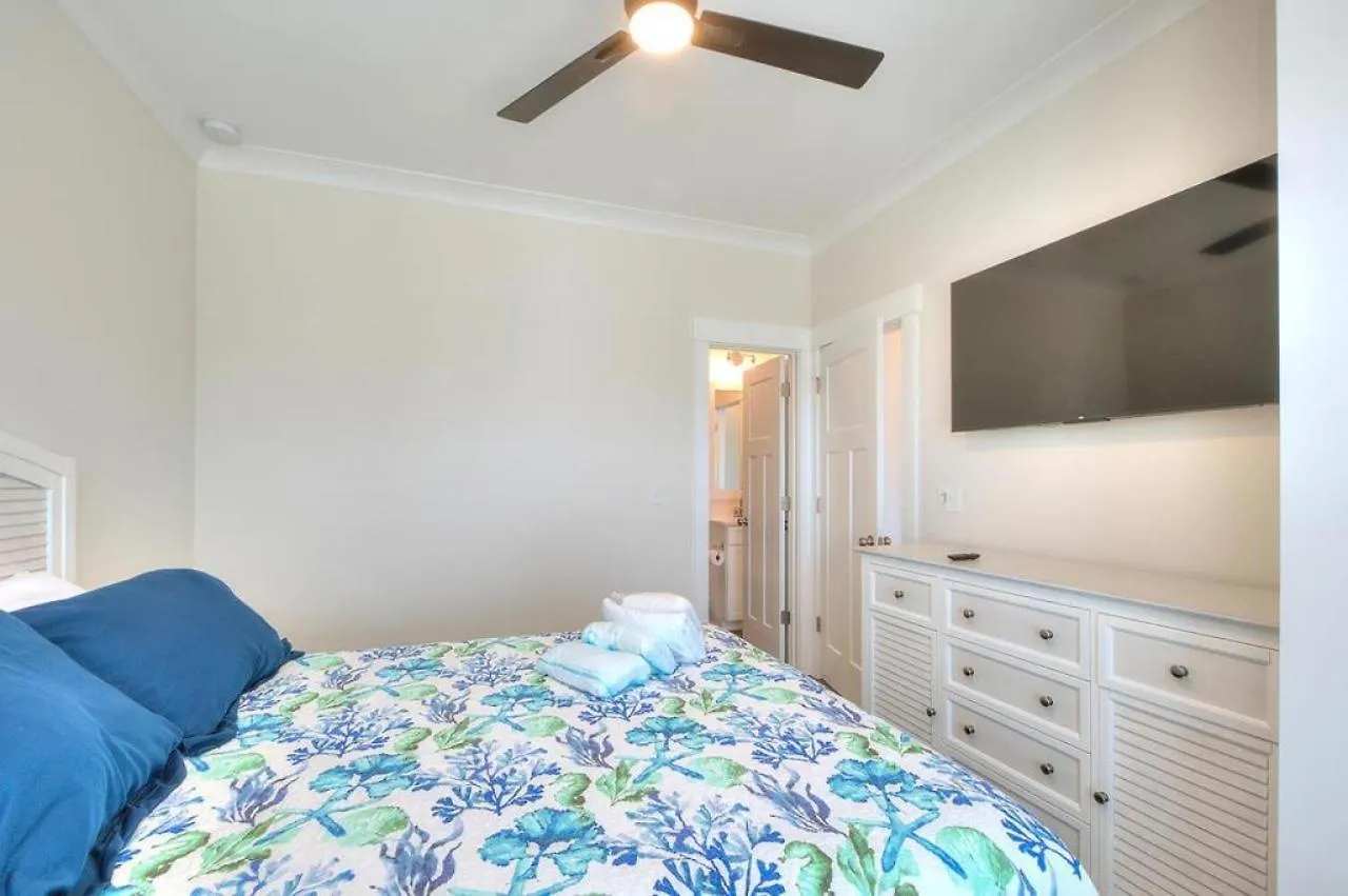 Ocean Peek Holiday home Oak Island