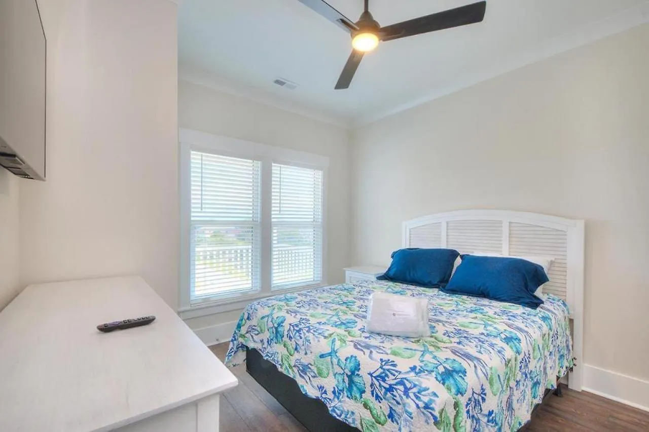 Ocean Peek * Oak Island