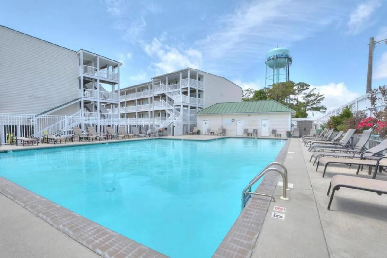 Ocean Walk 9203-friends Gather Here * Oak Island