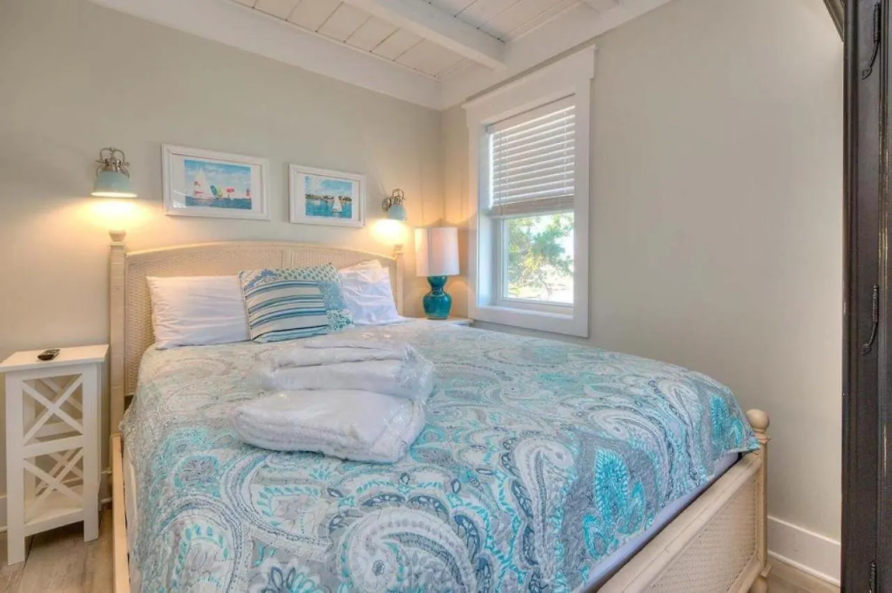 Hazel Holiday home Oak Island