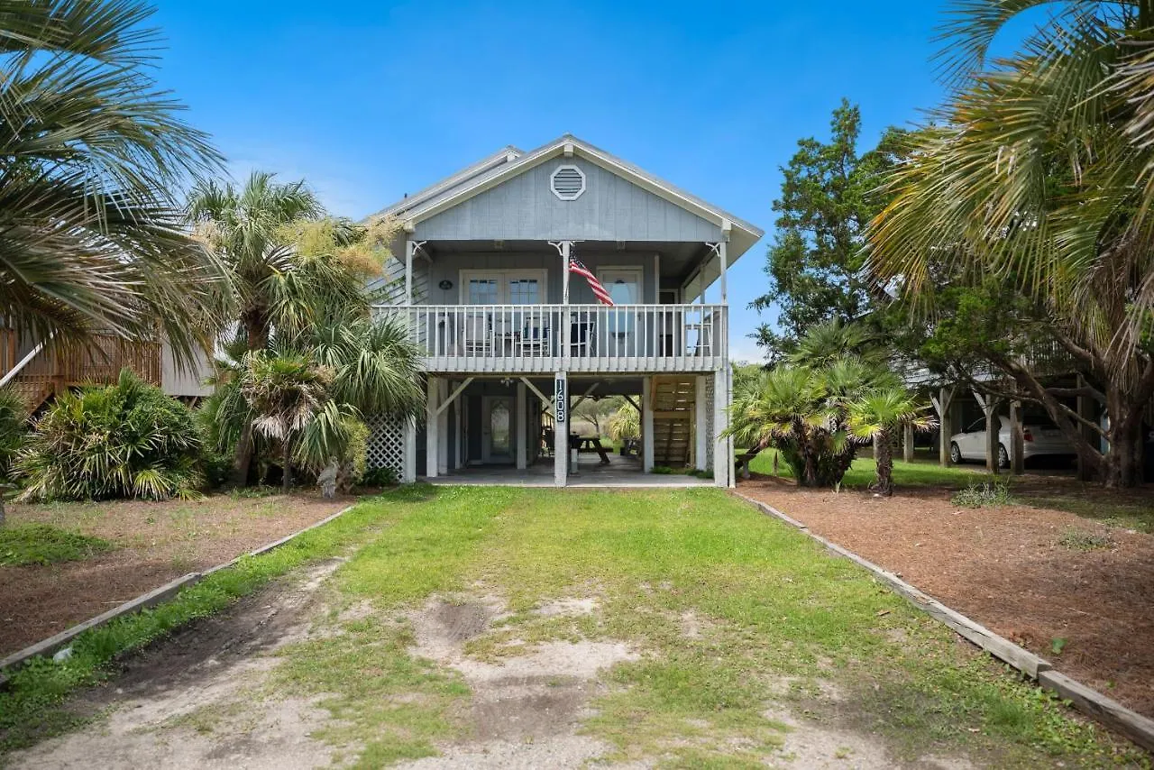 Holiday home The Marsh Oak Island