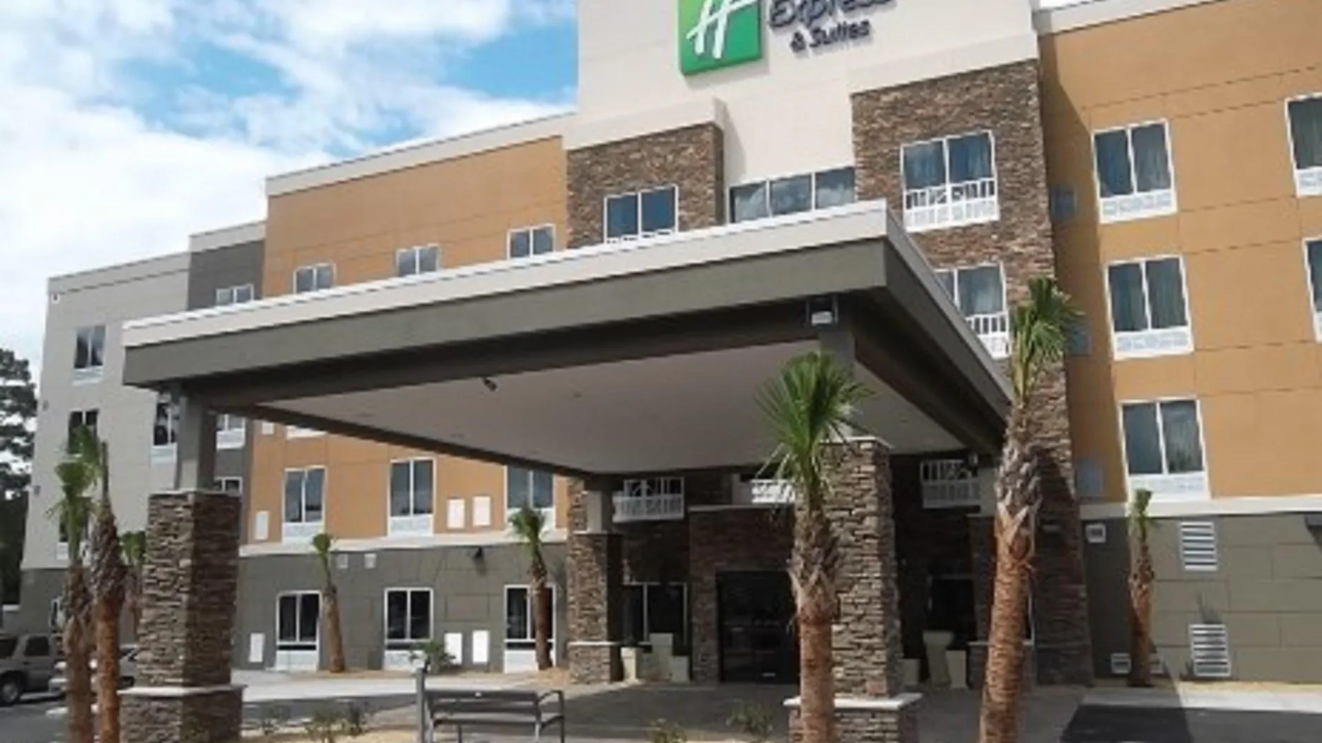 Hotel Express & Southport - Area By Ihg 2*