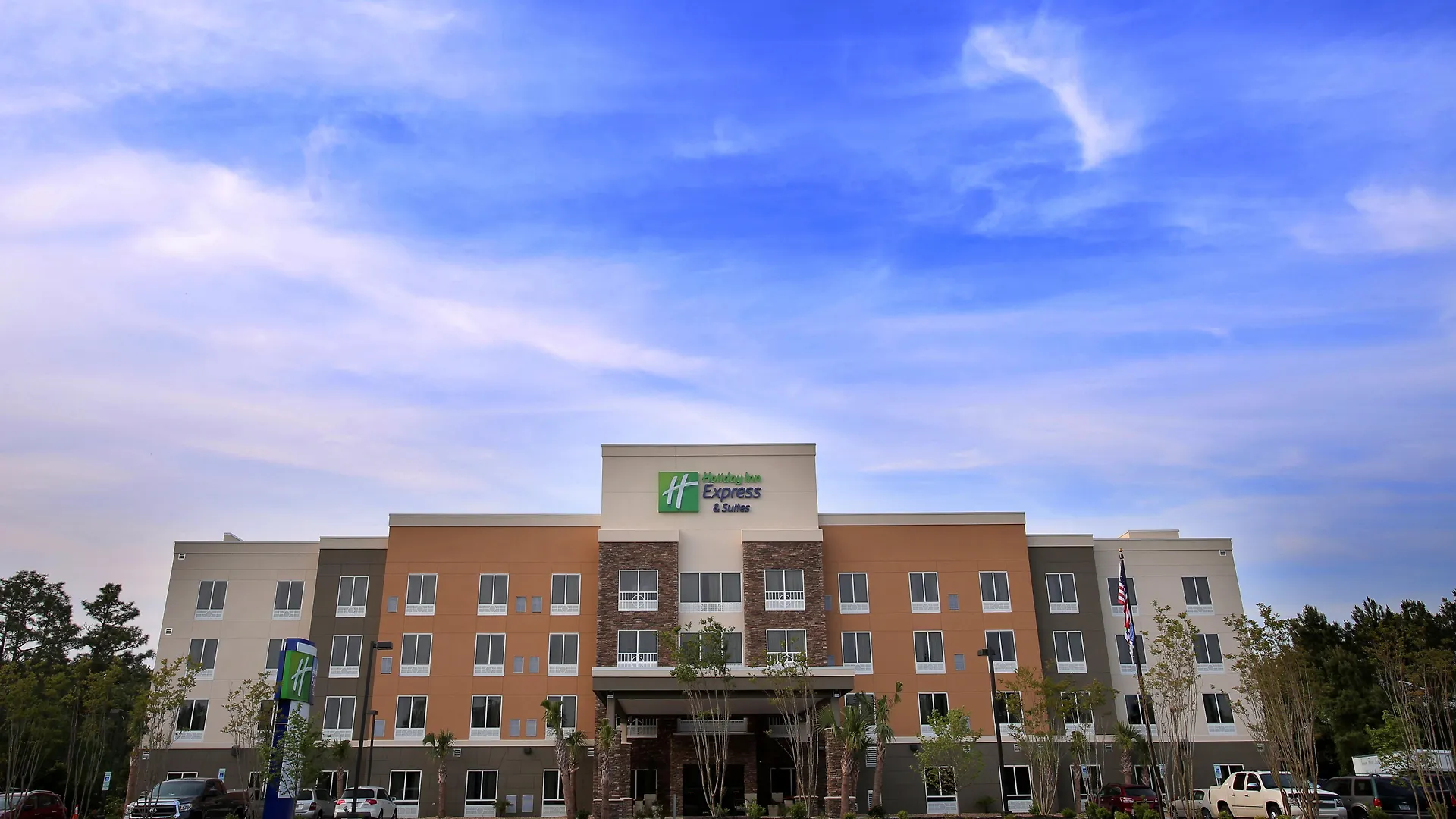 Express & Southport - Area By Ihg Hotel