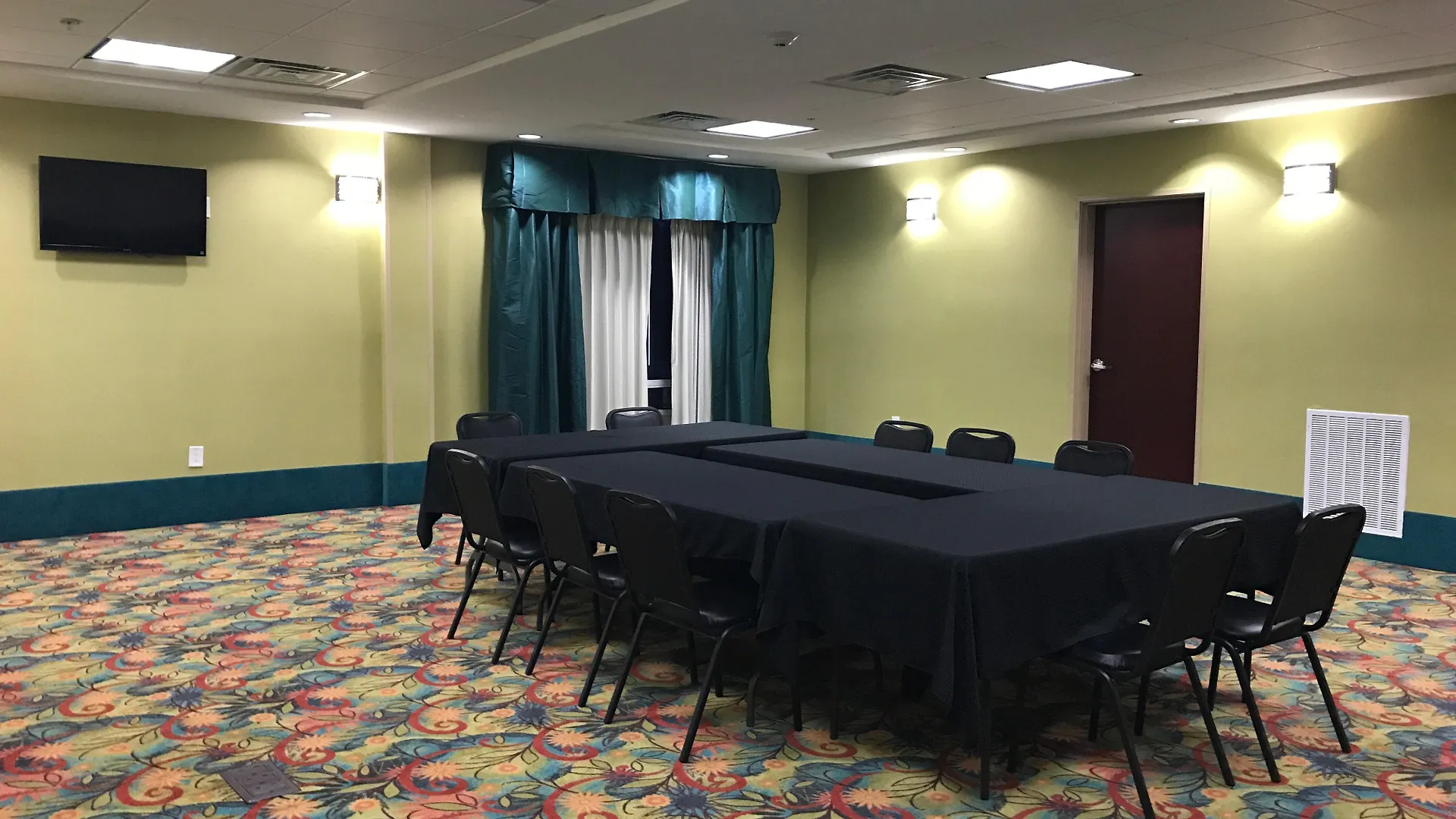 Express & Southport - Area By Ihg 2*