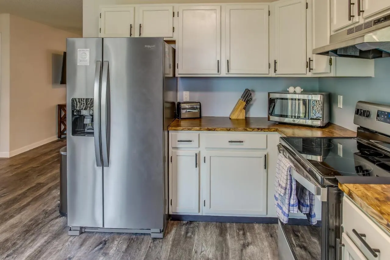 Dog-friendly - 1 Mi To Beach! * Oak Island