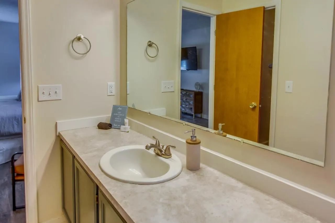 Dog-friendly - 1 Mi To Beach! Holiday home Oak Island