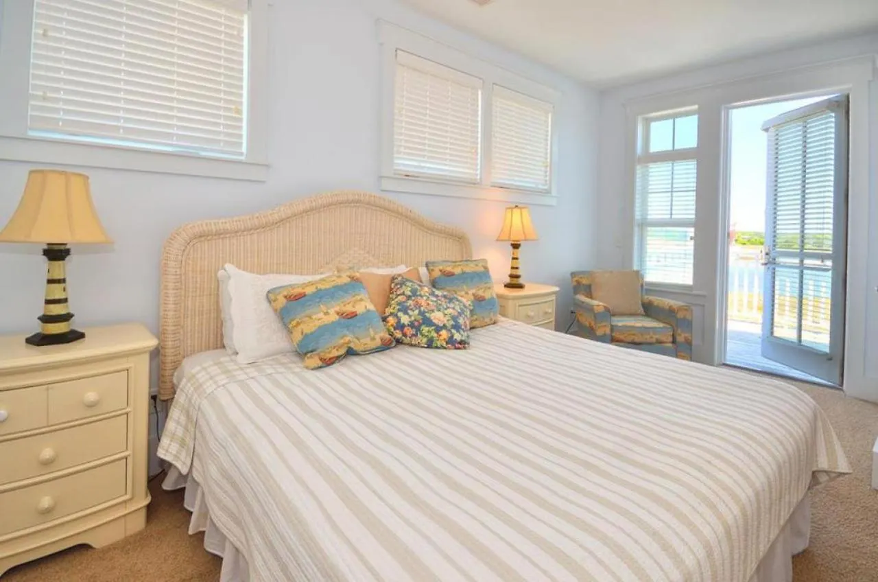Tar Heel Haven * Oak Island