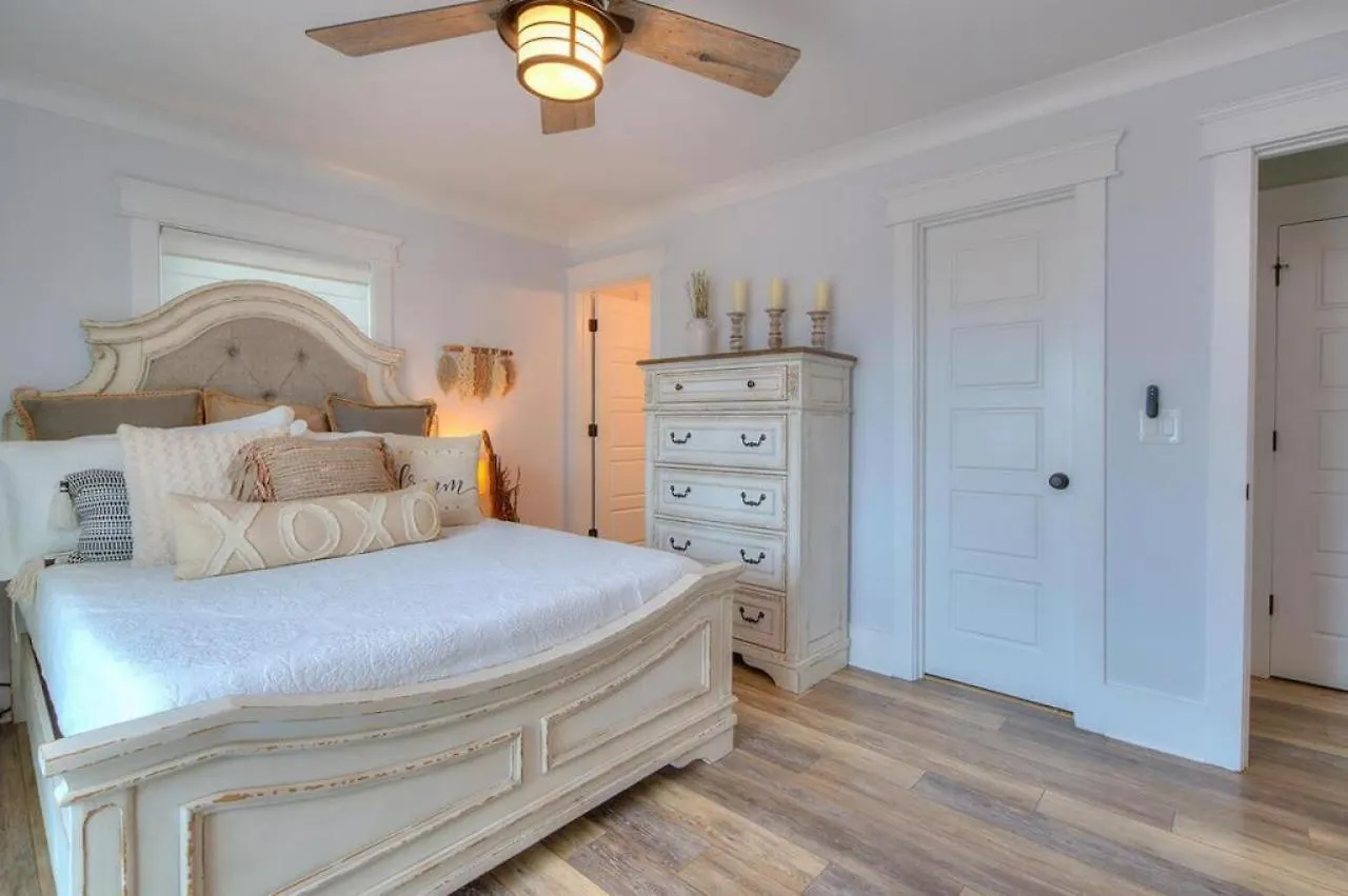Hawks Landing Holiday home Oak Island