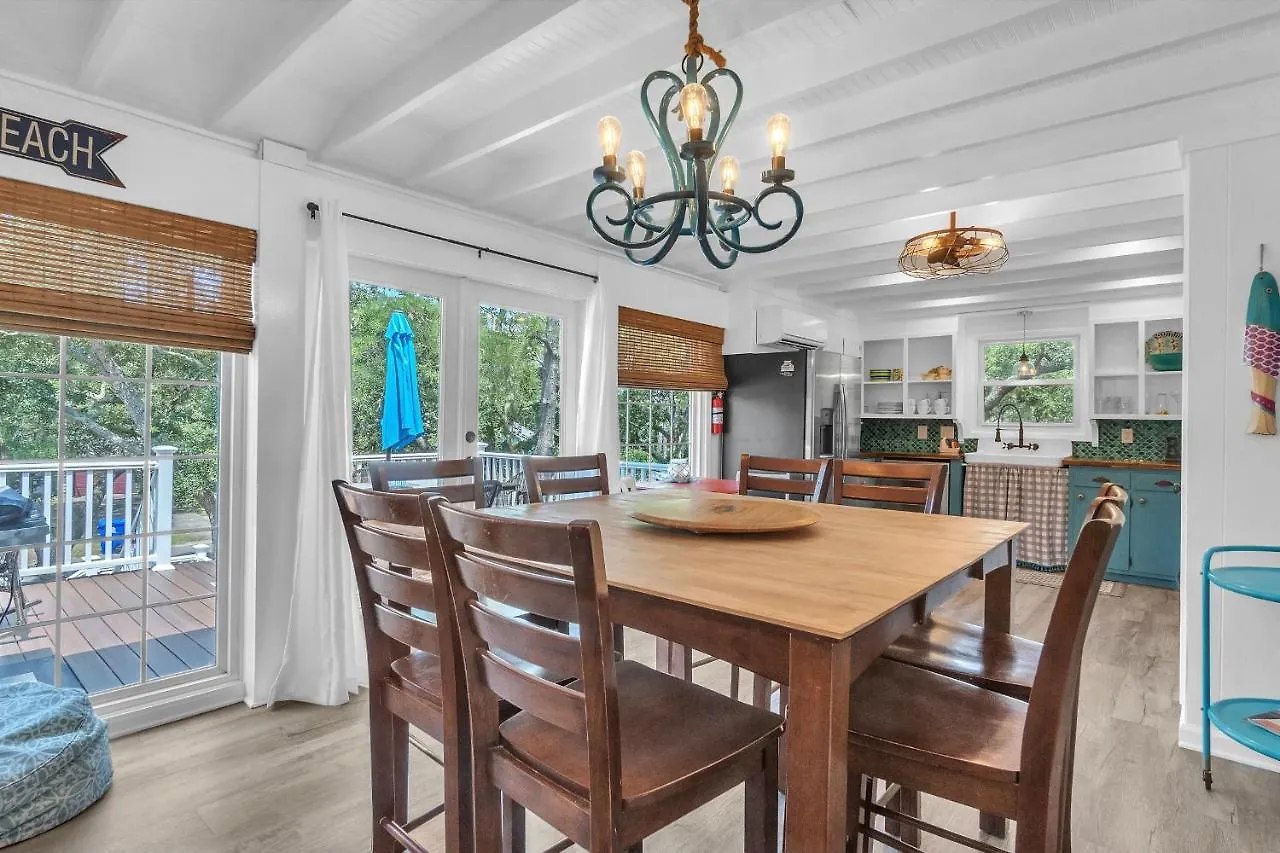 Tipsy Turtle Holiday home Oak Island