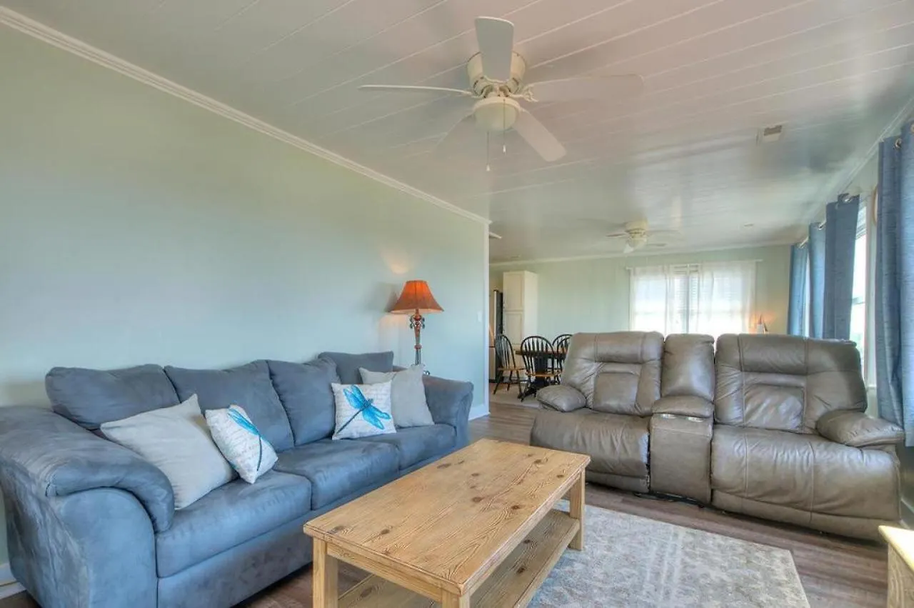 Holiday home The Wave It Is Unit A