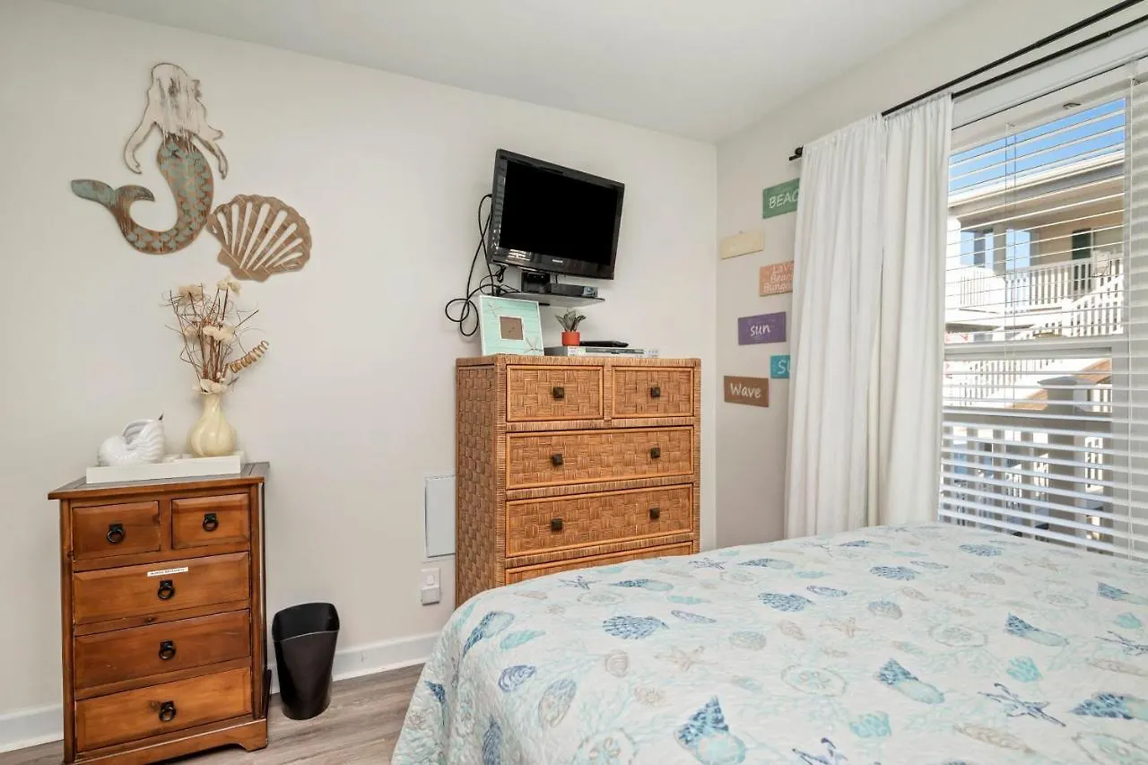 Lava Holiday home Oak Island