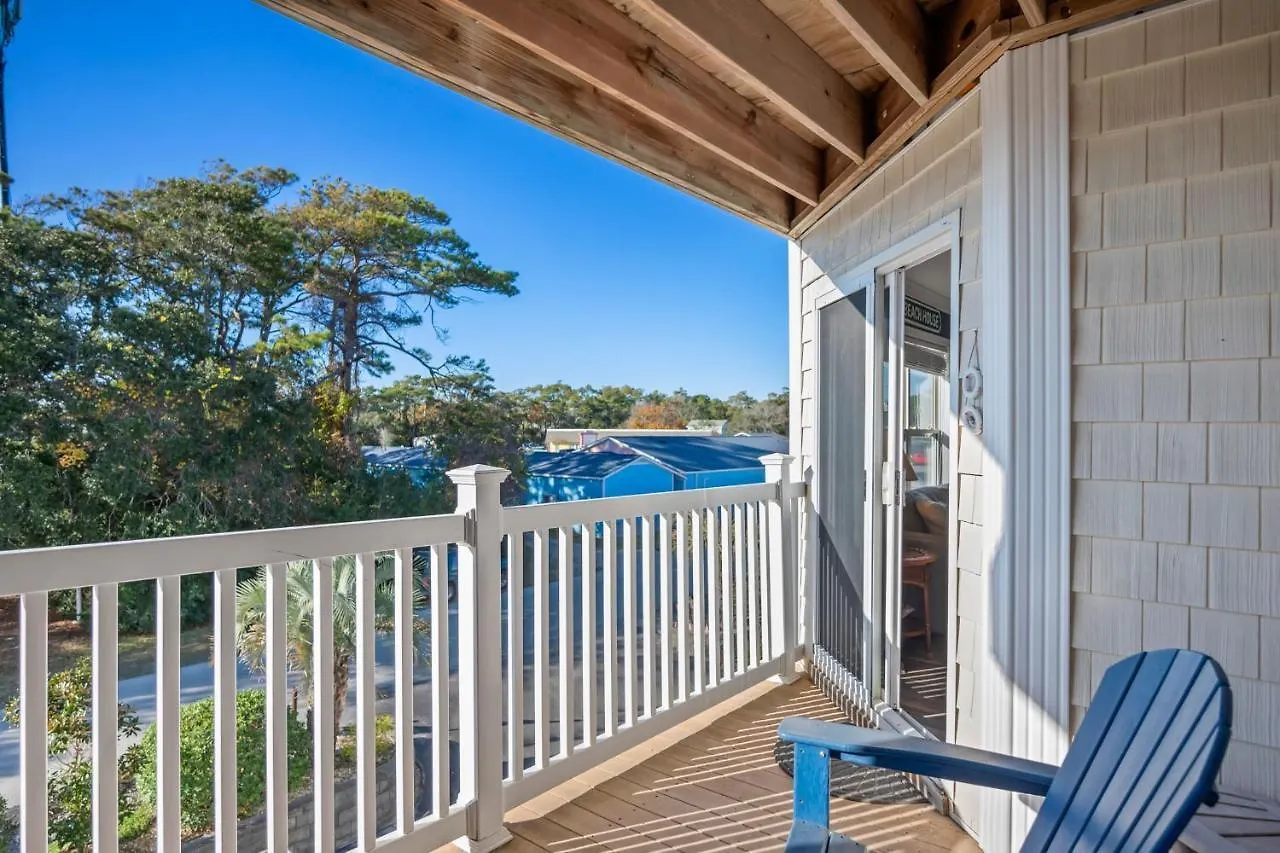 Lava Holiday home Oak Island