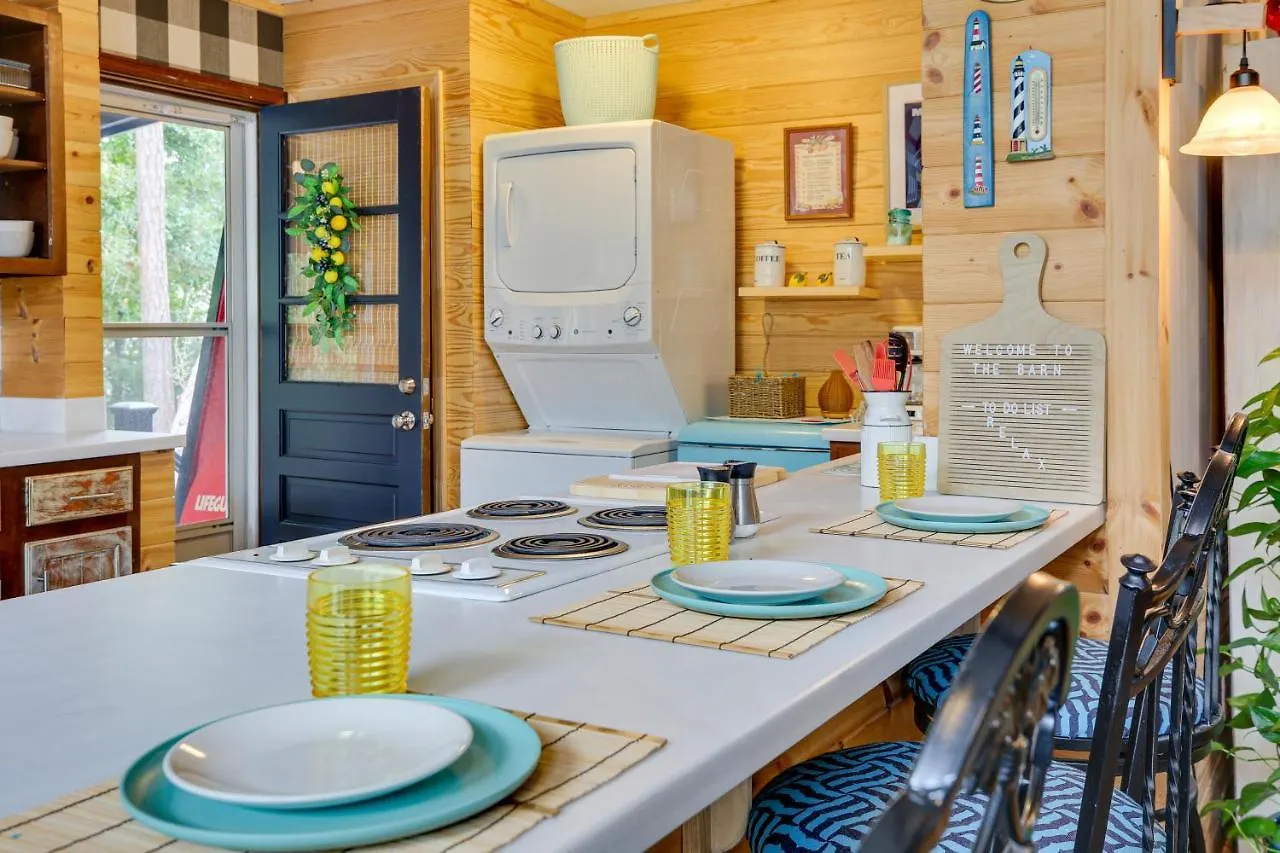 Holiday home Vacation With Decks, Walk To Oak Island