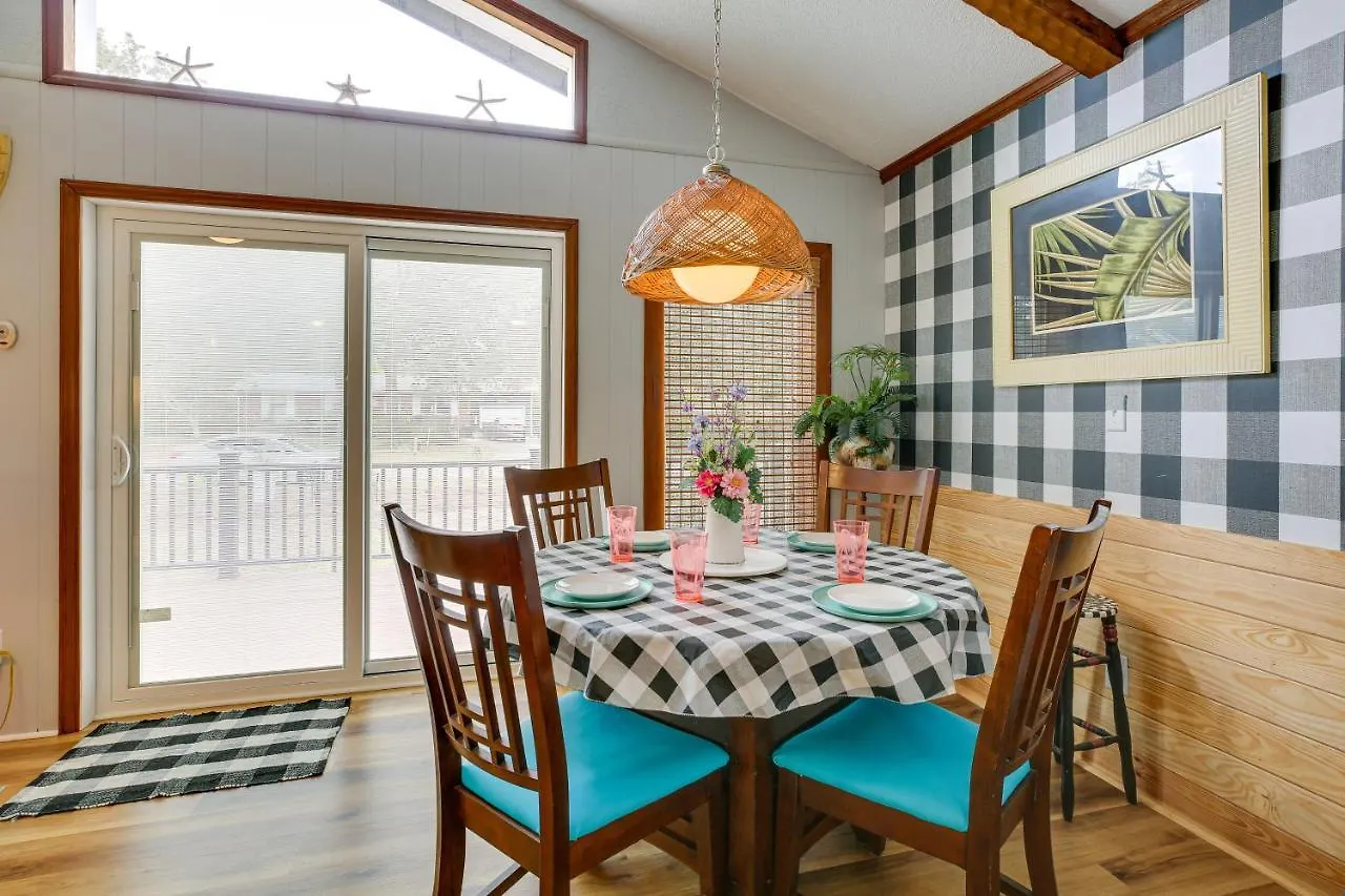 Holiday home Vacation With Decks, Walk To