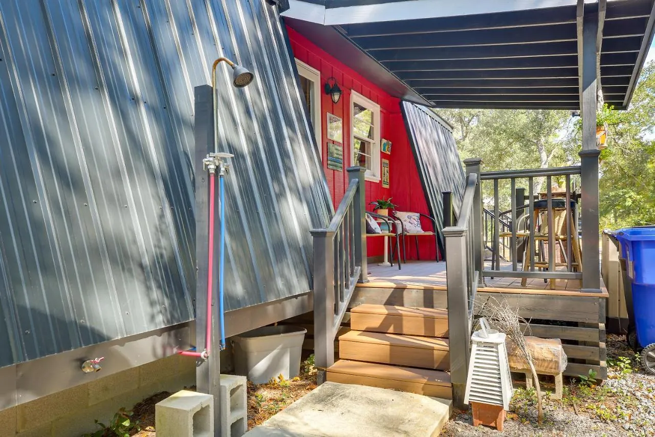 Holiday home Vacation With Decks, Walk To Oak Island