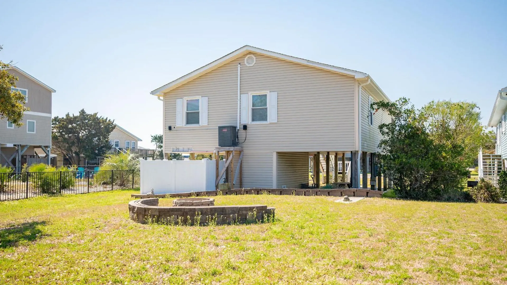 Yanchaville By Oak Island