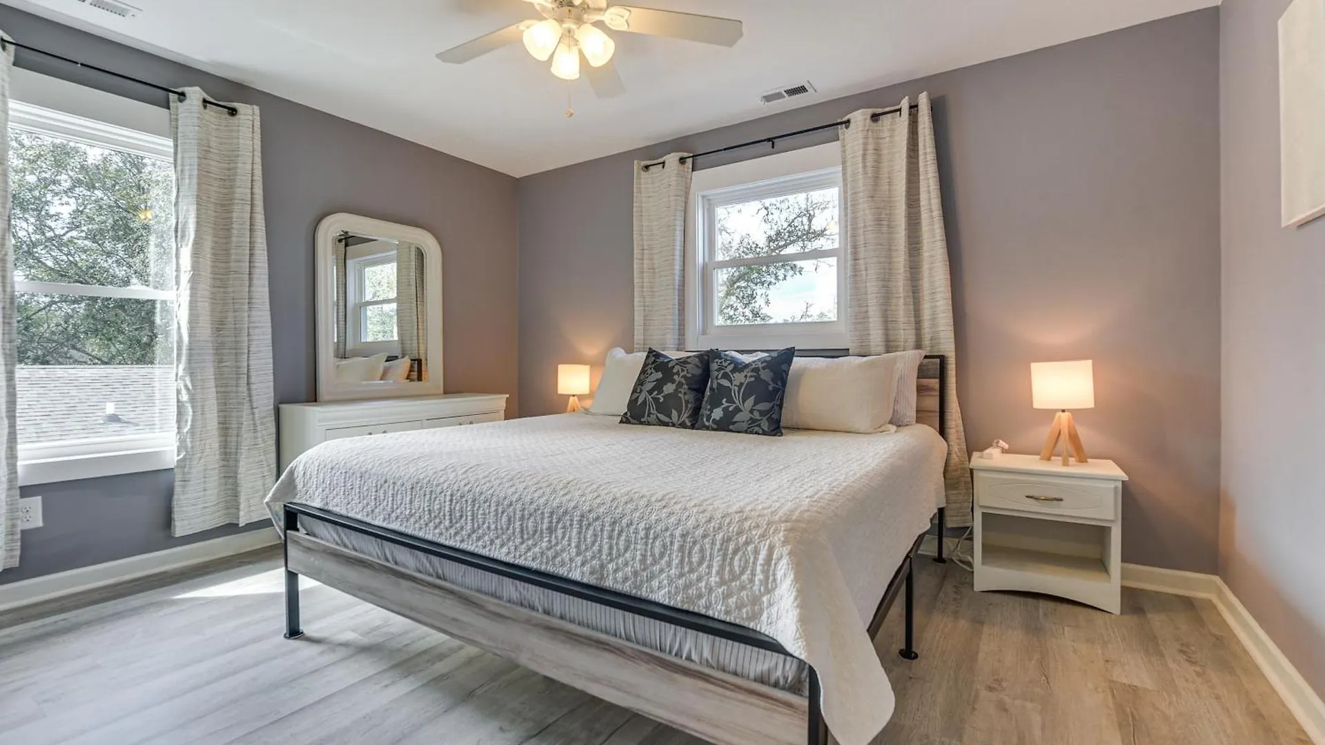 Holiday home With Pool Walk To Long Beach! Oak Island