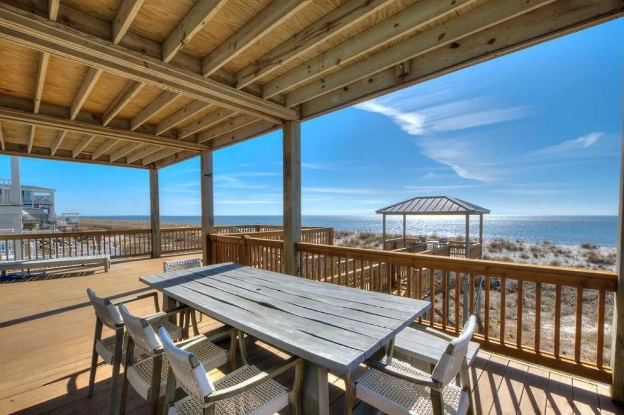 4003 E Drive * Oak Island