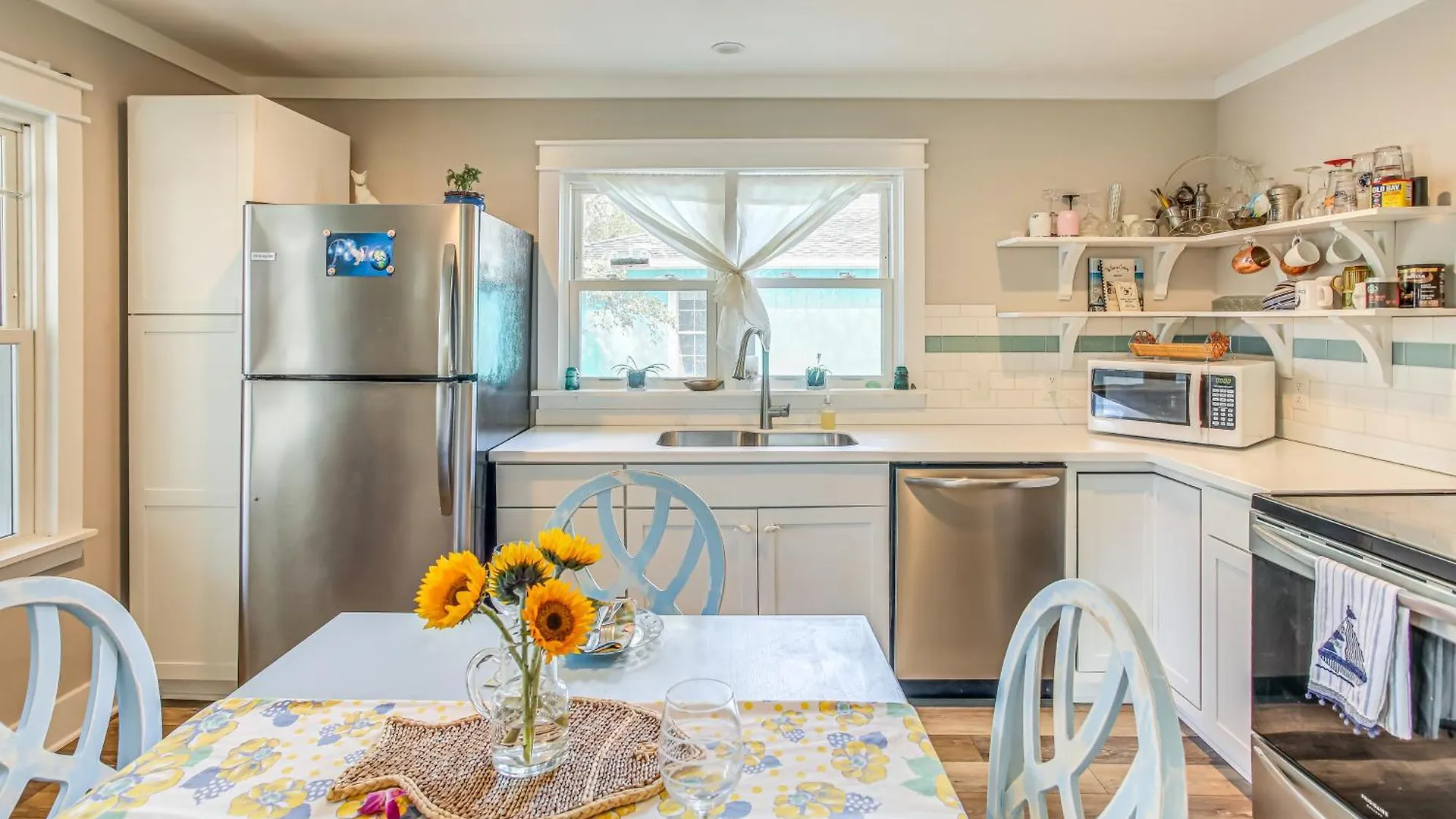 Sustainable - 1 Mi To Beach! Holiday home *