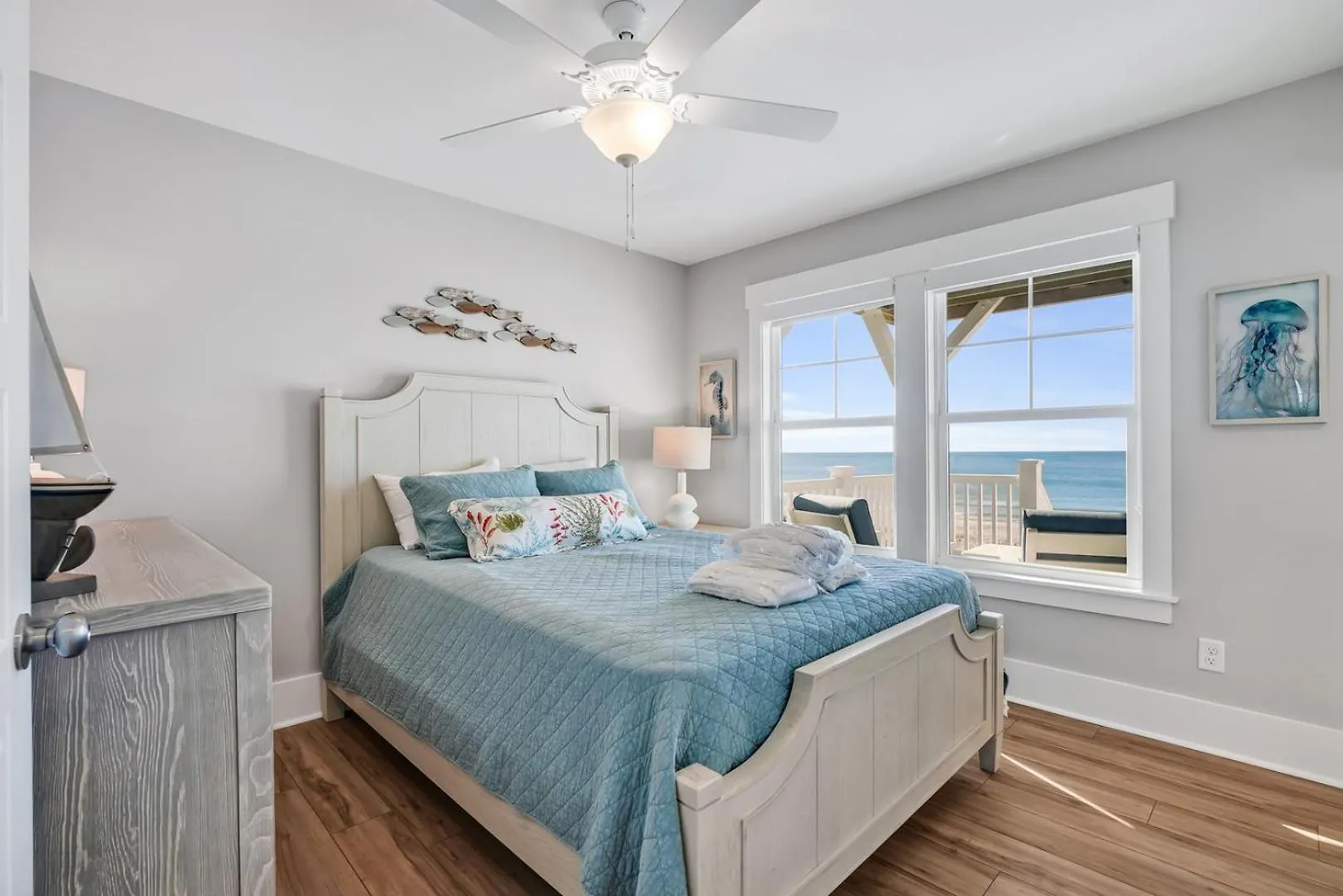 Karefree Oak Island